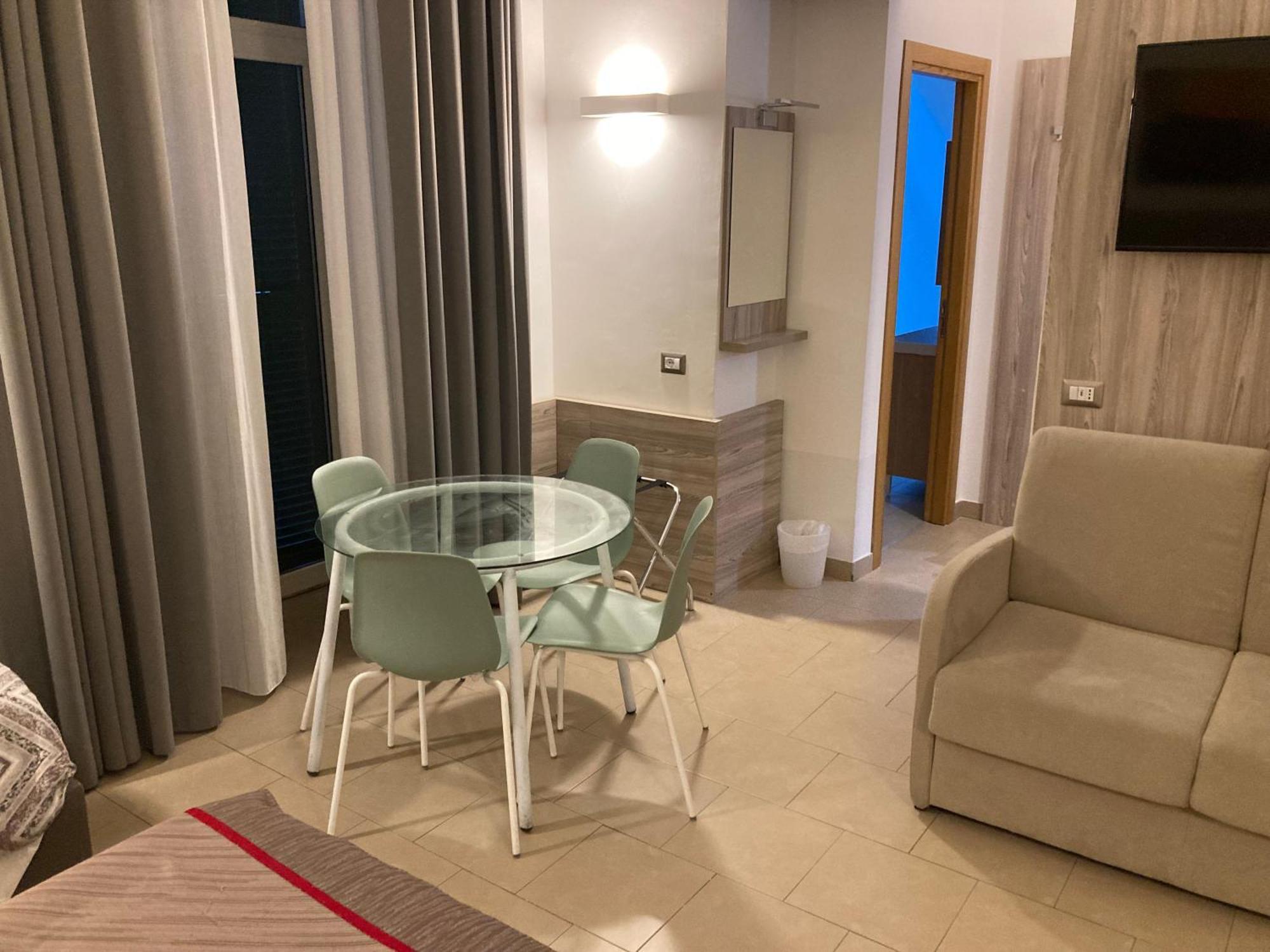 4Stanze Hotel Naples Exterior photo